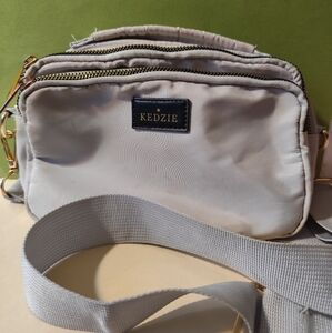 4/$50⭐️KEDZIE Coast to Coast Crossbody Bag Messenger Wallet Lightweight Bag